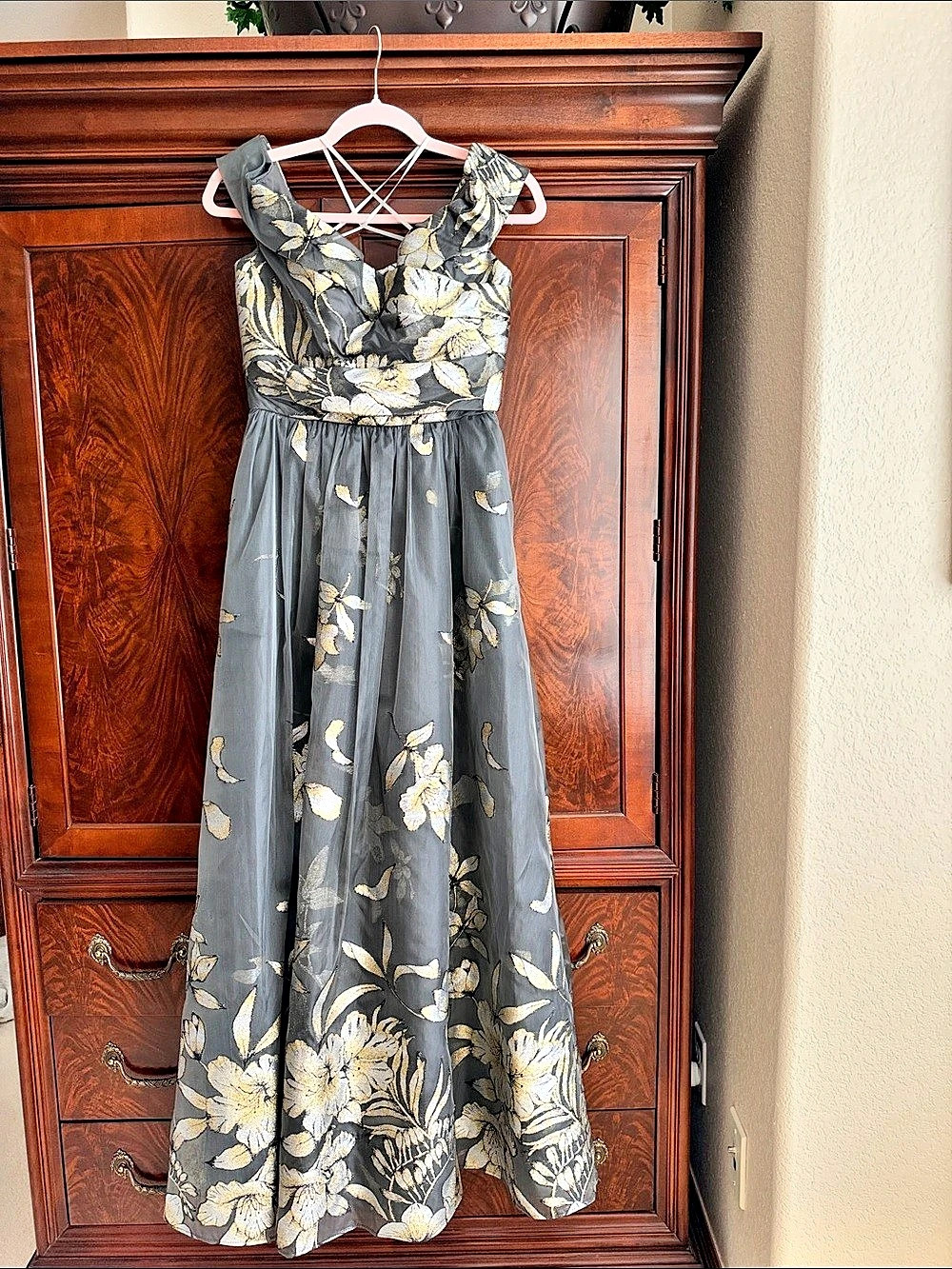 Marchesa Notte Floral Maxi Dress in Gray & Gold Size 2